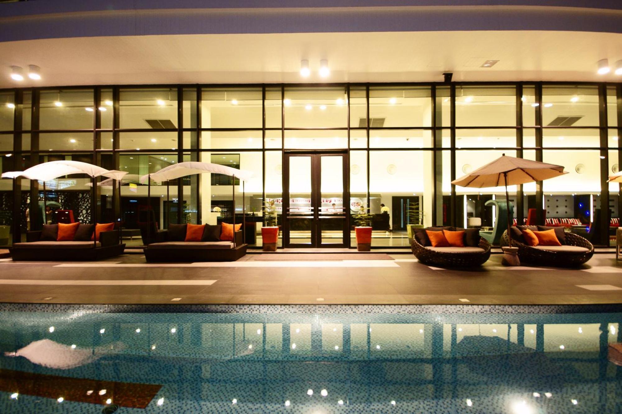 Tsix5 Hotel Паттайя Экстерьер фото