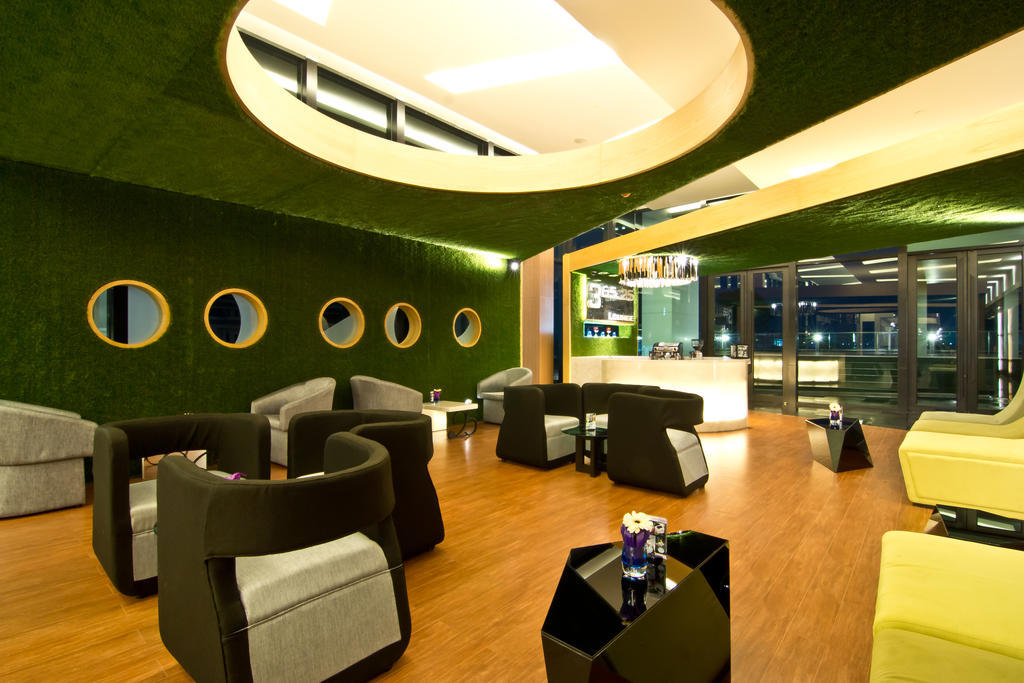 Tsix5 Hotel Паттайя Экстерьер фото